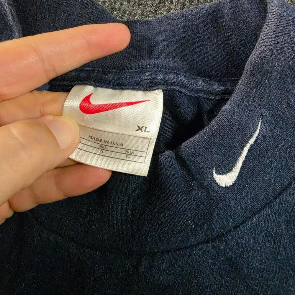 Nike Men's Navy and Blue Shirt